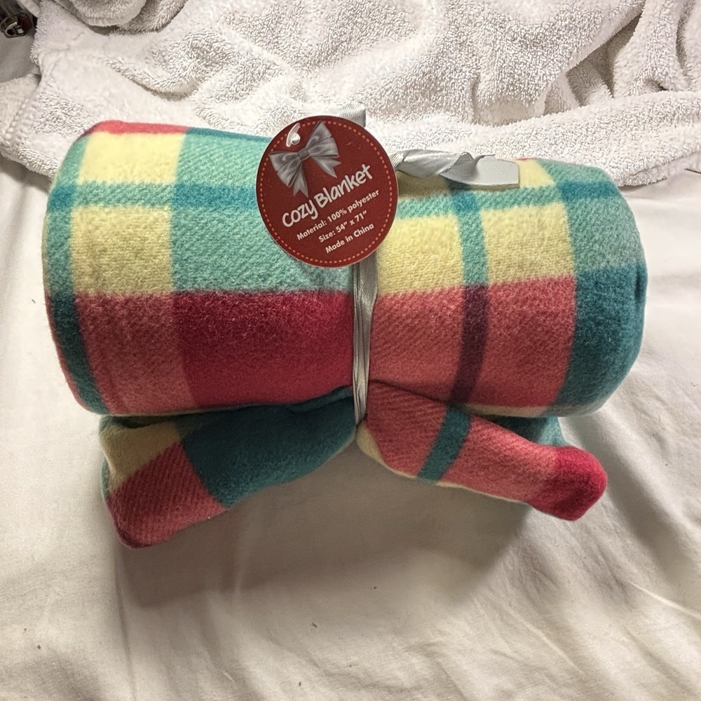 Warm Plaid Polyester Cozy Blanket, Throw 71 X 54